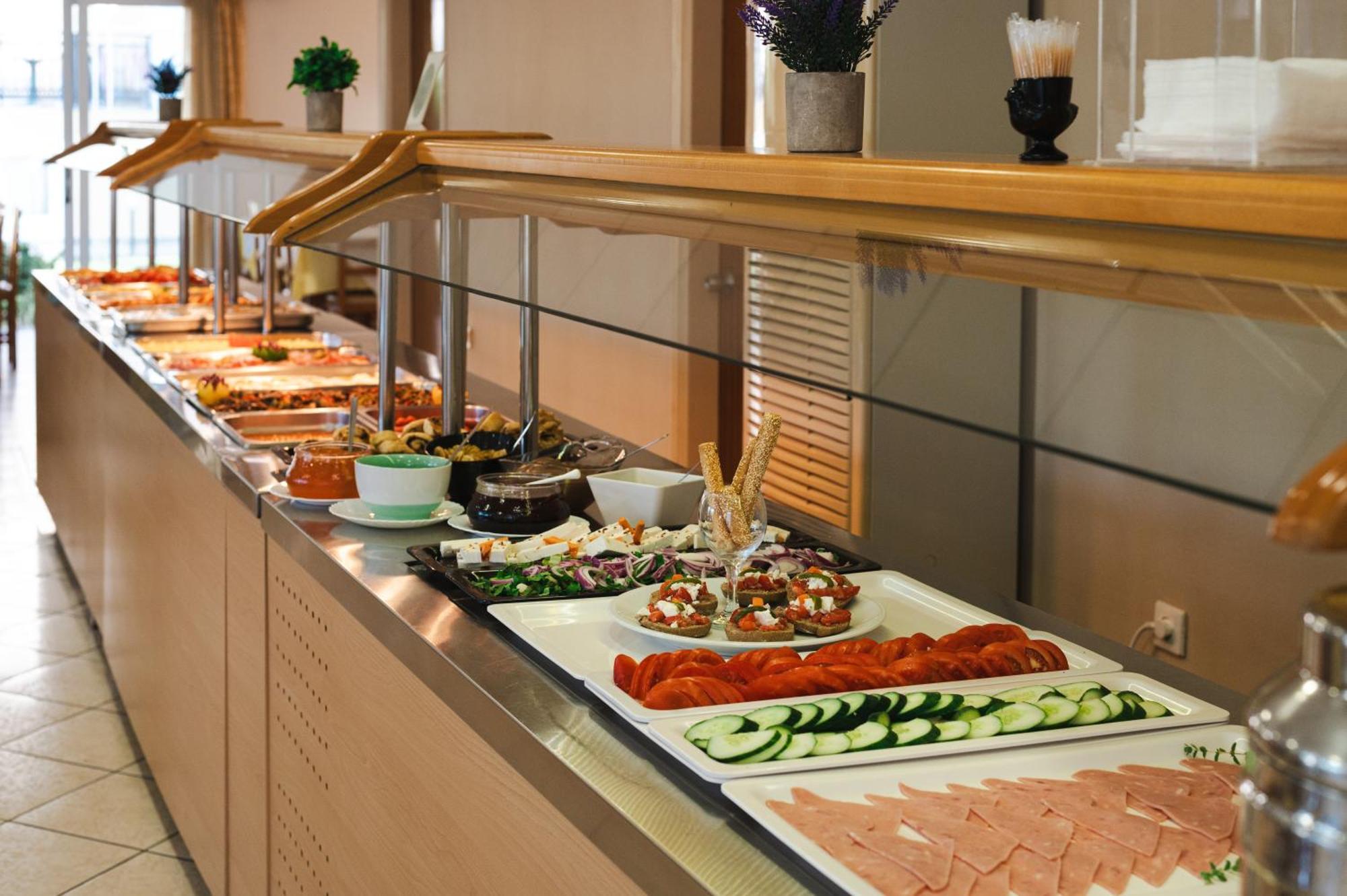 Village & Family Aparthotel 3*
