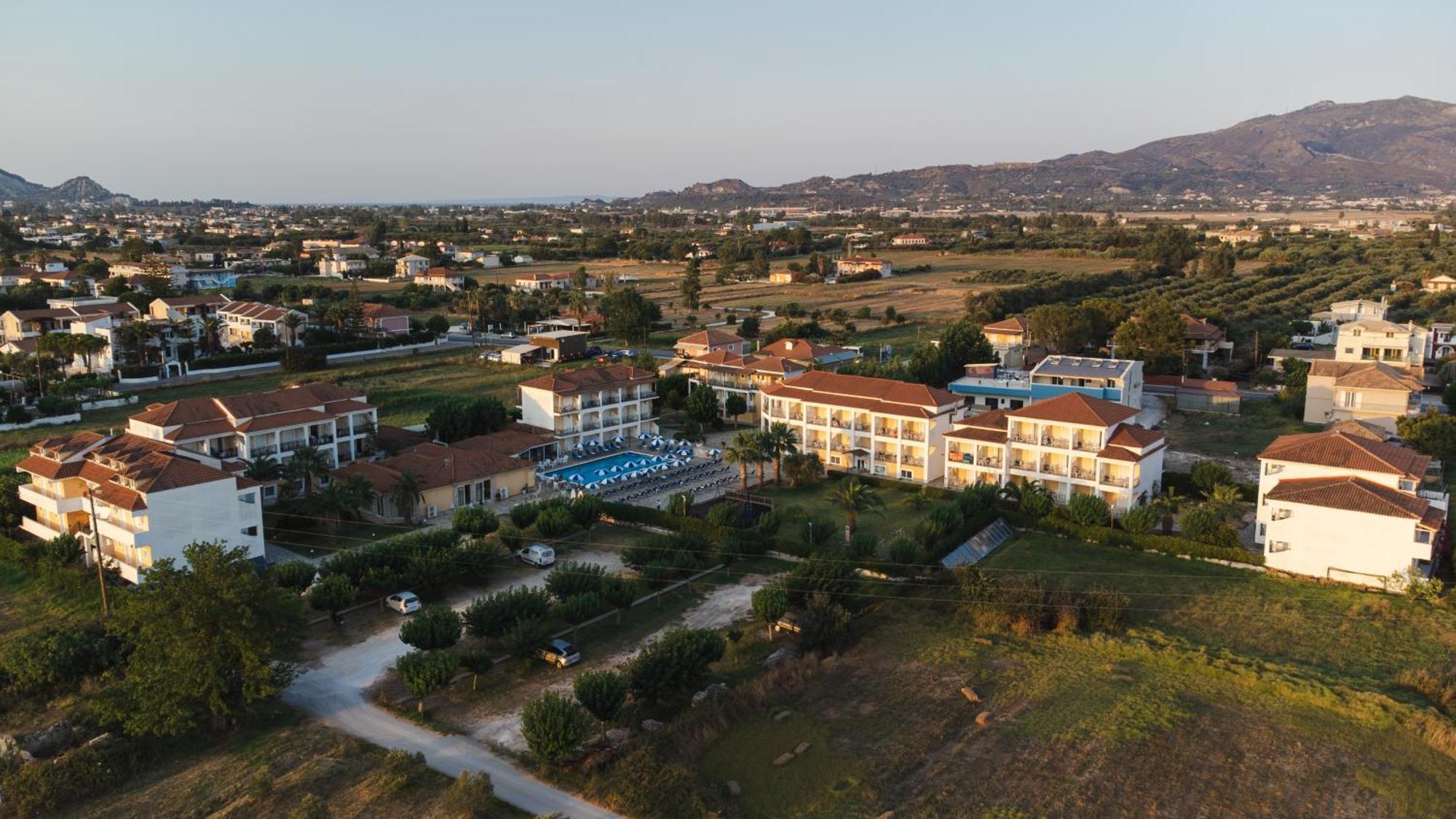 Aparthotel Village & Family
