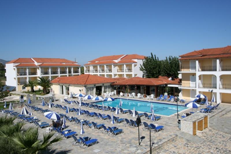 Aparthotel Village & Family 3*