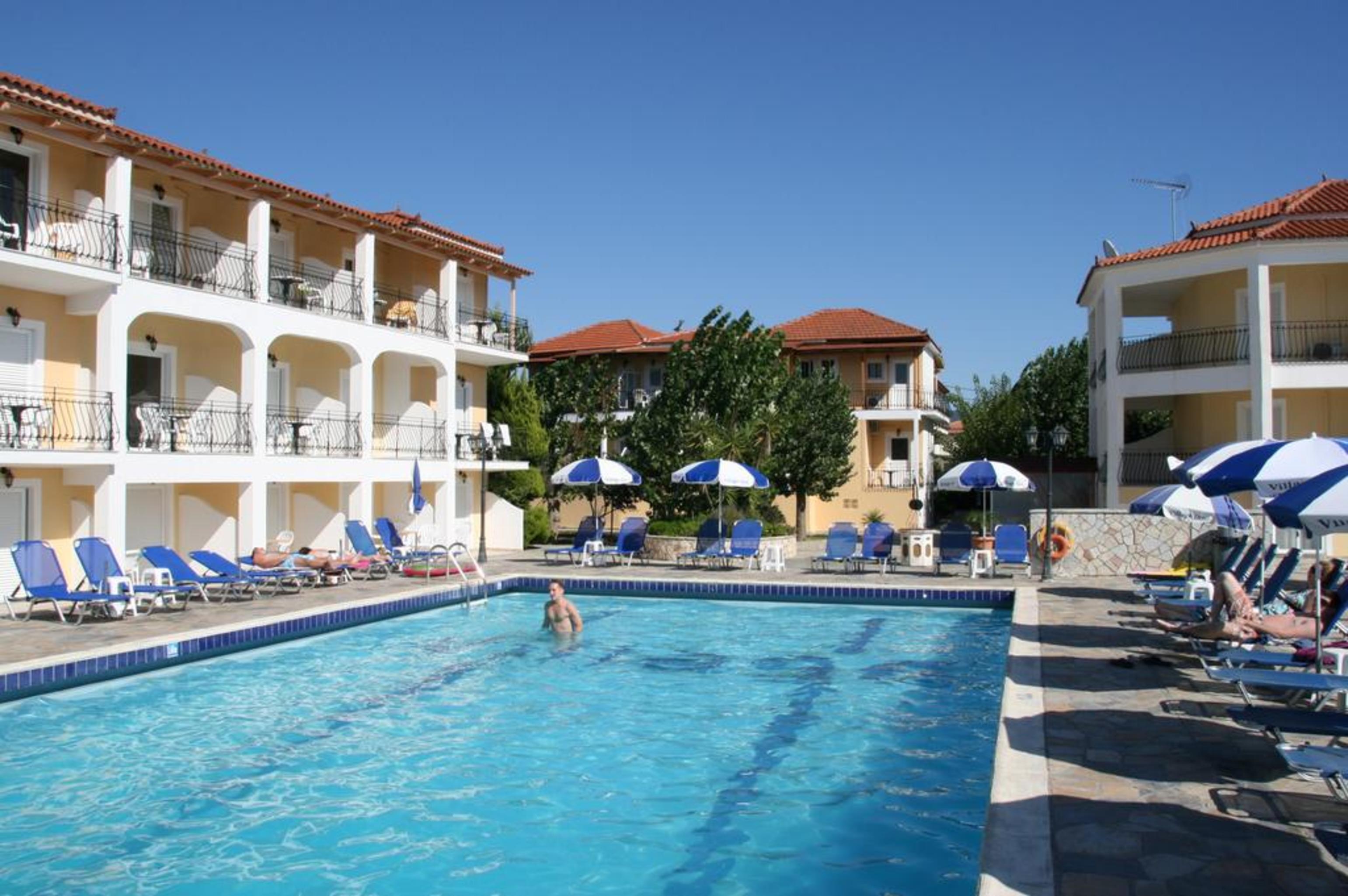 Aparthotel Village & Family 3*